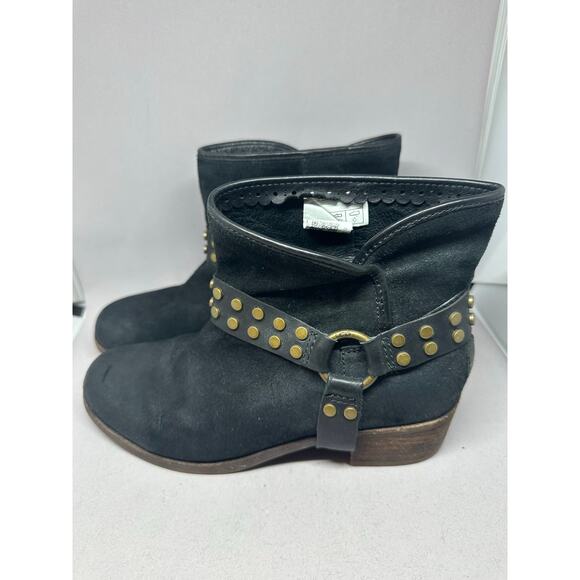 UGG Darling Black Leather Harness Studded Strap Ankle Boots Womens Size 7.5 - Picture 2 of 9